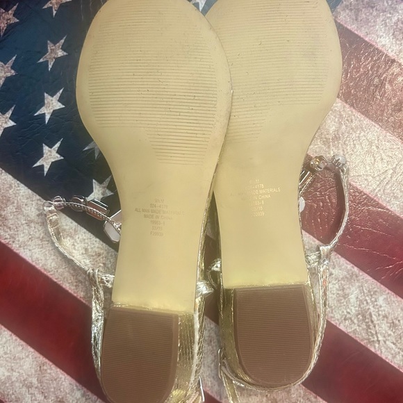 J Miller ladies Stunning Jeweled Gold Sandals Size 9.5 . - Picture 8 of 10